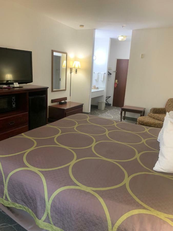 Super 8 By Wyndham Hillsboro Tx Hotel Exterior photo